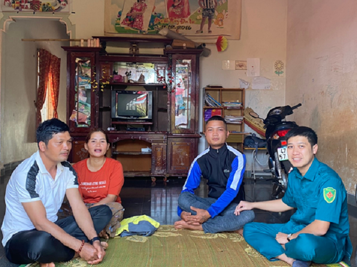Thanh niên thị trấn Ea Drăng sẵn sàng lên đường nhập ngũ.